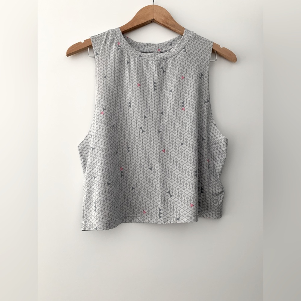 ❗️CLEAROUT❗️GAP FIT Breathe grey print cropped muscle TANK TOP Size XS